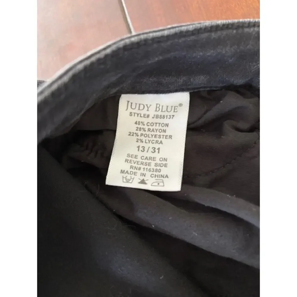 Judy Blue Size 13 x 31 Black Deconstructed Denim Jeans‎